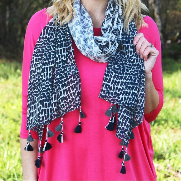 Accessories - 🌼 NEW ARRIVAL 🌼 ...... TASSEL SCARF